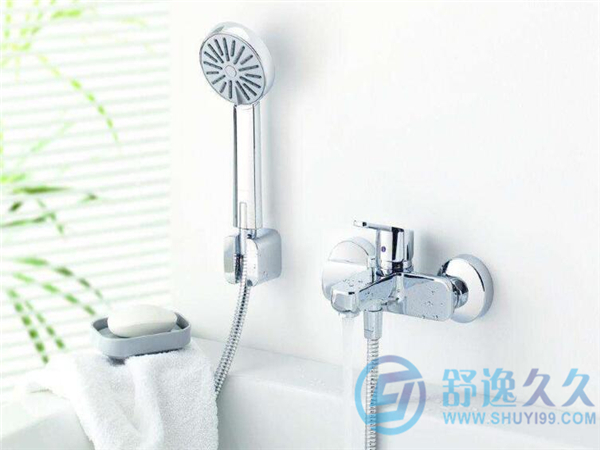 太陽能中央熱水系統是怎樣工作的？